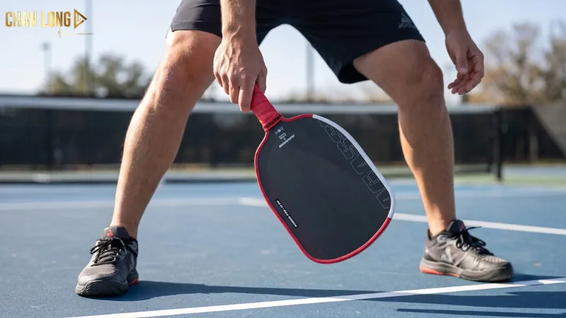 Vợt JOOLA Agassi Pro 14mm cân bằng tốc độ và độ chính xác.
