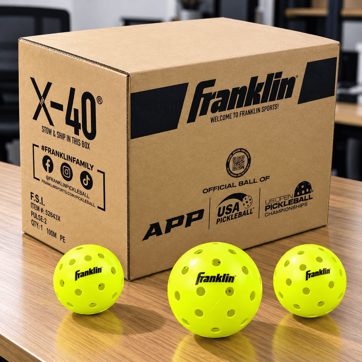 Thùng 100 quả bóng Pickleball Franklin X-40 Outdoor chính hãng với bao bì carton Franklin Sports và bóng vàng neon, phù hợp tập luyện, thi đấu và sử dụng tại câu lạc bộ.