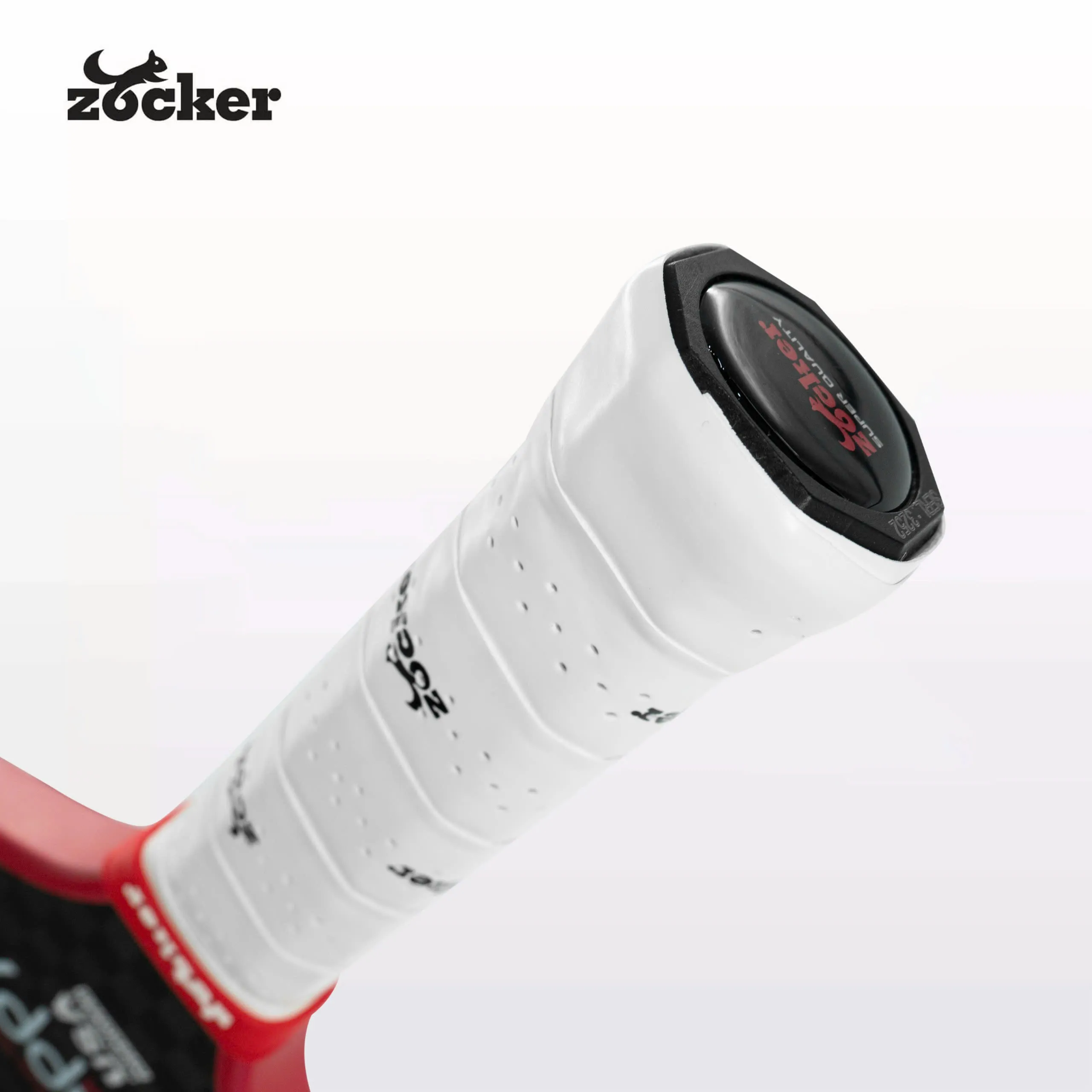 Ảnh cận cảnh tay cầm vợt Zocker Happy HP3 Premium Quality với lớp quấn cao su non, vân nổi và lỗ thoáng khí.