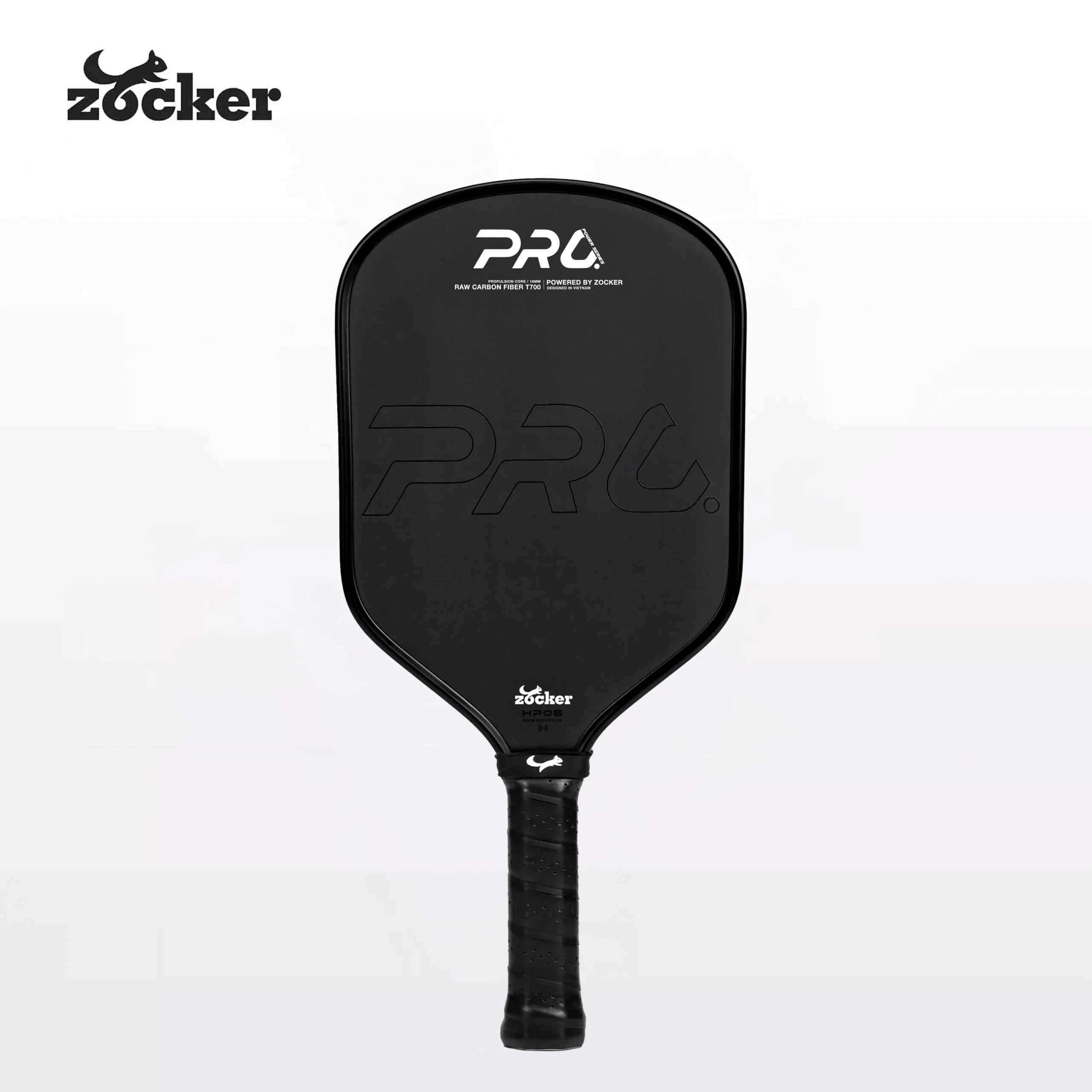 Vợt pickleball Zocker HP06 màu đen, thiết kế bán thuôn dài, mặt carbon và cán quấn đen.
